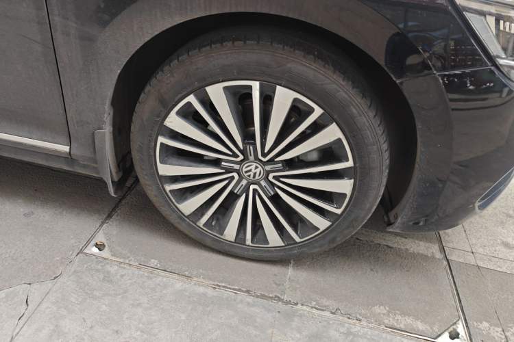 Used Volkswagen Passat 2019 330TSI Luxury Edition China VI Standard Right Front Wheel Hub