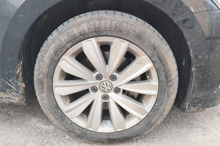 Used Volkswagen Passat 2019 280TSI Elite Edition China VI Standard Right Front Wheel Hub