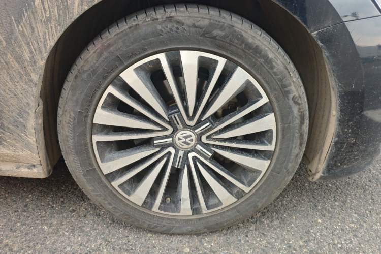 Used Volkswagen Passat 2019 330TSI Elite Edition China VI Right Front Wheel Hub