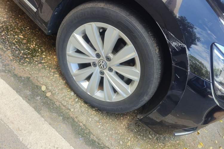 Used Volkswagen Passat 2019 330TSI Elite Edition China VI Right Front Wheel Hub