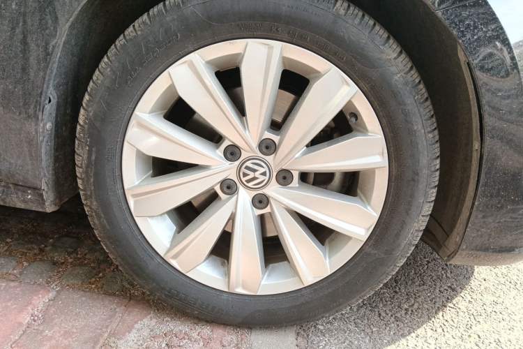 Used Volkswagen Passat 2019 330TSI Elite Edition China VI Right Front Wheel Hub