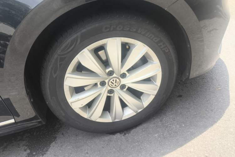 Used Volkswagen Passat 2019 330TSI Elite Edition China VI Right Front Wheel Hub