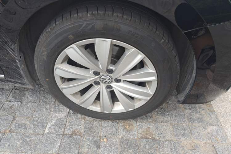 Used Volkswagen Passat 2019 330TSI Elite Edition China VI Right Front Wheel Hub
