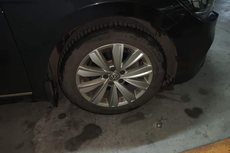 Used Volkswagen Passat 2019 330TSI Elite Edition China VI Right Front Wheel Hub