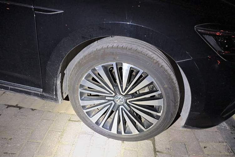 Used Volkswagen Passat 2019 330TSI Luxury Edition China VI Standard Right Front Wheel Hub