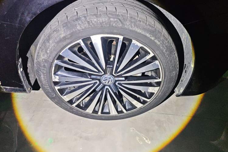 Used Volkswagen Passat 2019 330TSI Luxury Edition China VI Standard Right Front Wheel Hub