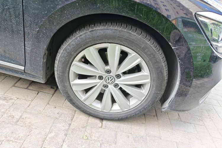 Used Volkswagen Passat 2019 330TSI Elite Edition China VI Right Front Wheel Hub