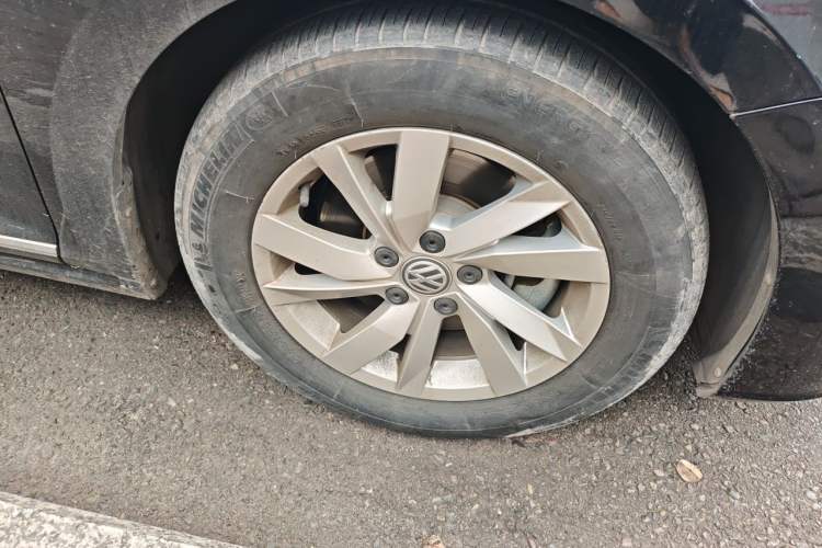 Used Volkswagen Passat 2019 280TSI Business Edition China VI Right Front Wheel Hub