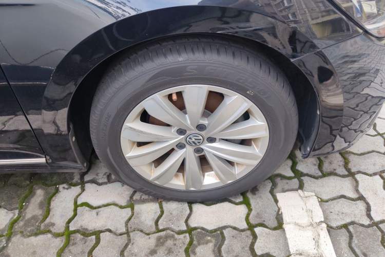 Used Volkswagen Passat 2019 330TSI Elite Edition China VI Right Front Wheel Hub