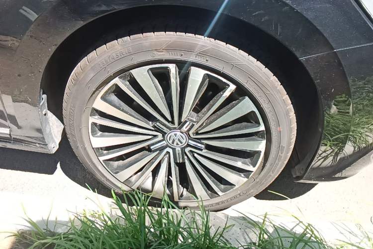 Used Volkswagen Passat 2019 330TSI Luxury Edition China V Standard Right Front Wheel Hub