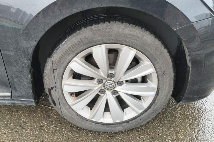 Used Volkswagen Passat 2019 330TSI Elite Edition China V Standard Right Front Wheel Hub