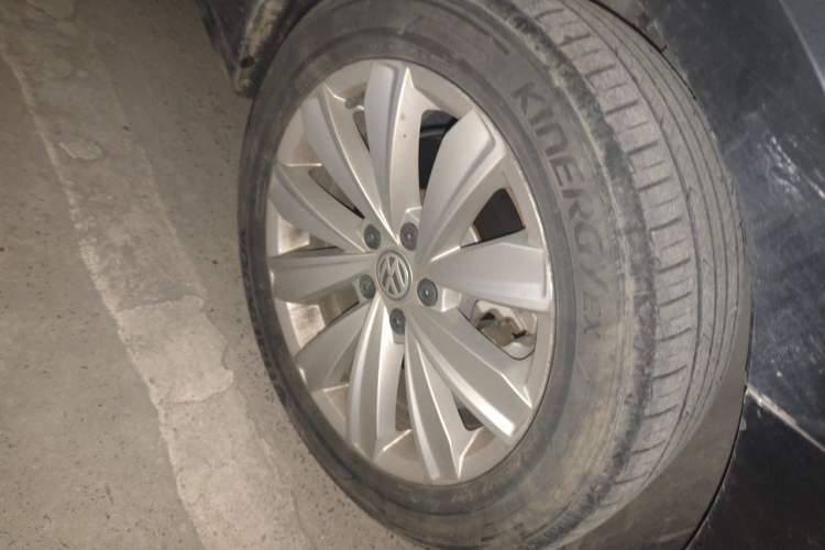 Used Volkswagen Passat 2019 330TSI Elite Edition China VI Right Front Wheel Hub