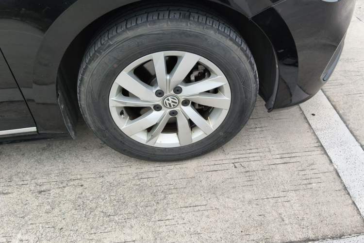 Used Volkswagen Passat 2019 280TSI Business Edition China VI Right Front Wheel Hub