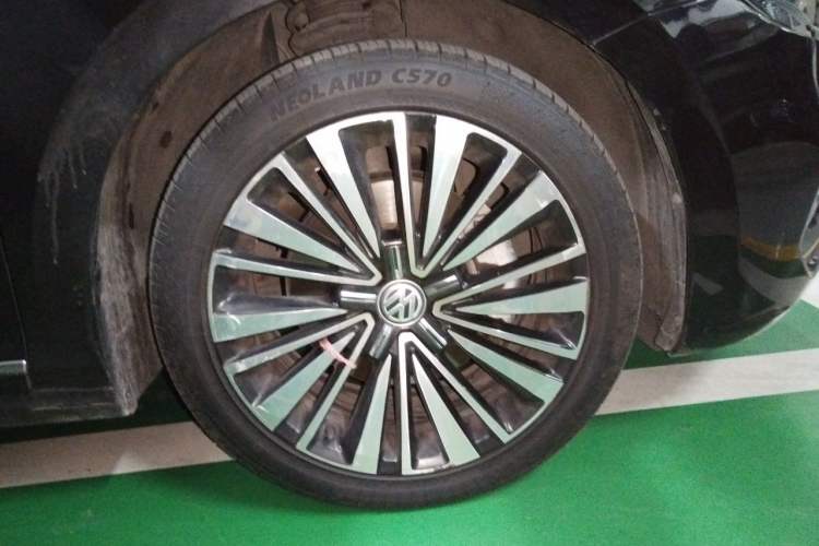 Used Volkswagen Passat 2019 330TSI Prestige Edition China VI Standard Right Front Wheel Hub