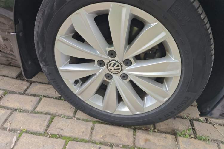 Used Volkswagen Passat 2019 330TSI Elite Edition China V Standard Right Front Wheel Hub