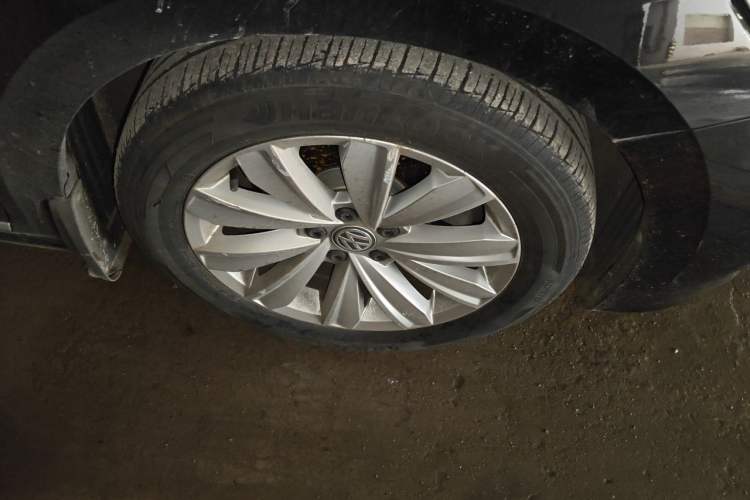Used Volkswagen Passat 2019 330TSI Elite Edition China VI Right Front Wheel Hub