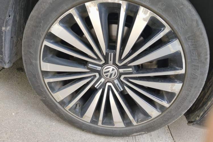 Used Volkswagen Passat 2019 330TSI Luxury Edition China VI Standard Right Front Wheel Hub