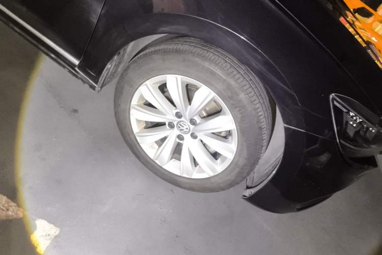 Used Volkswagen Passat 2019 330TSI Elite Edition China VI Right Front Wheel Hub