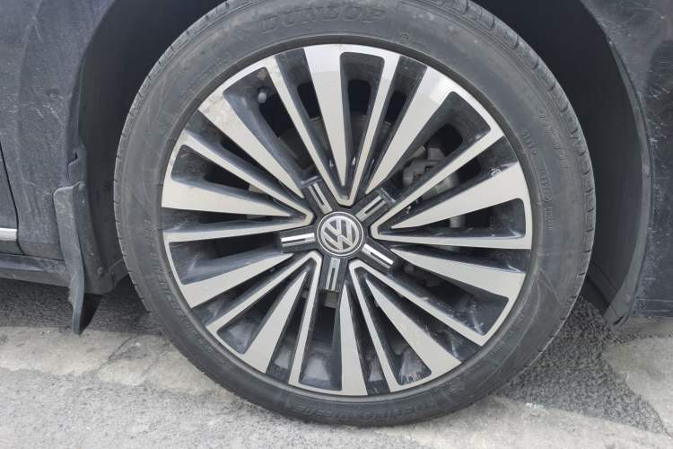 Used Volkswagen Passat 2019 330TSI Prestige Edition China V Standard Right Front Wheel Hub