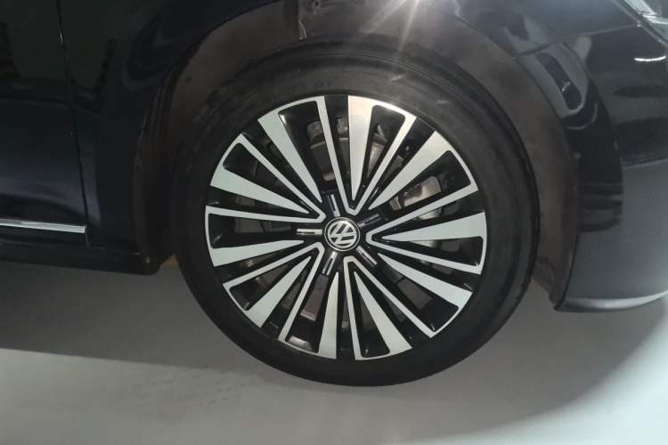 Used Volkswagen Passat 2019 330TSI Luxury Edition China VI Standard Right Front Wheel Hub