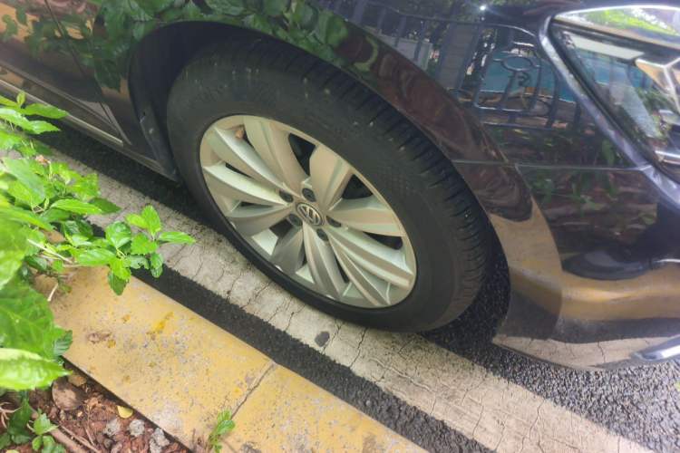 Used Volkswagen Passat 2019 280TSI Elite Edition China VI Standard Right Front Wheel Hub