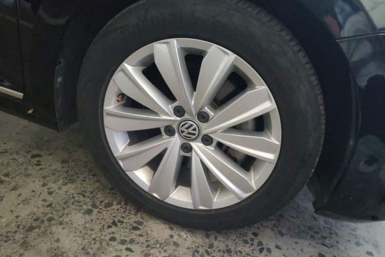 Used Volkswagen Passat 2019 330TSI Elite Edition China VI Right Front Wheel Hub