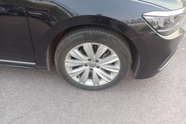 Used Volkswagen Passat 2019 330TSI Elite Edition China VI Right Front Wheel Hub