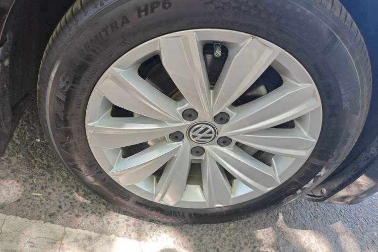 Used Volkswagen Passat 2019 330TSI Elite Edition China VI Right Front Wheel Hub