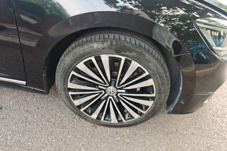 Used Volkswagen Passat 2019 330TSI Luxury Edition China VI Standard Right Front Wheel Hub