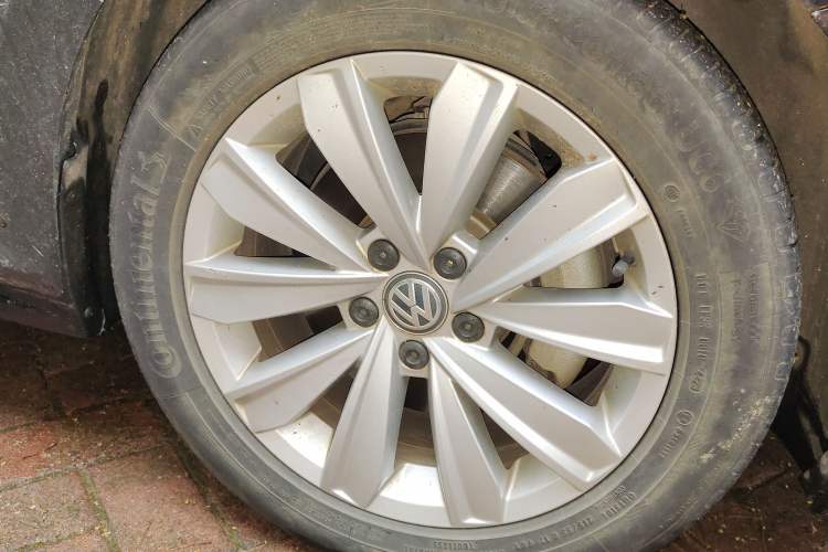 Used Volkswagen Passat 2019 330TSI Elite Edition China VI Right Front Wheel Hub