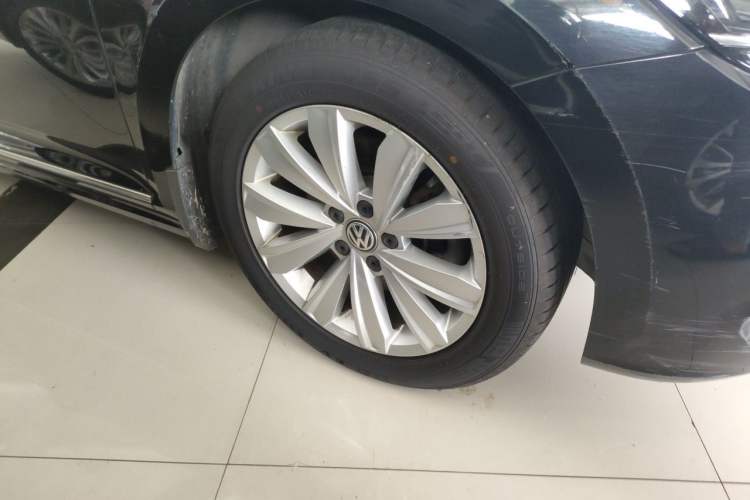 Used Volkswagen Passat 2019 330TSI Elite Edition China V Standard Right Front Wheel Hub