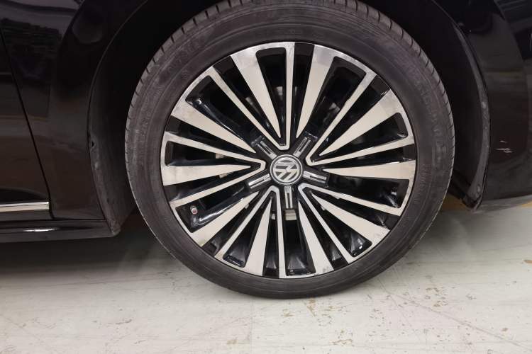 Used Volkswagen Passat 2019 330TSI Luxury Edition China VI Standard Right Front Wheel Hub