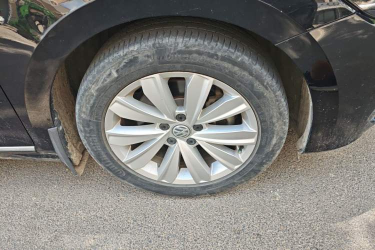 Used Volkswagen Passat 2019 330TSI Elite Edition China VI Right Front Wheel Hub