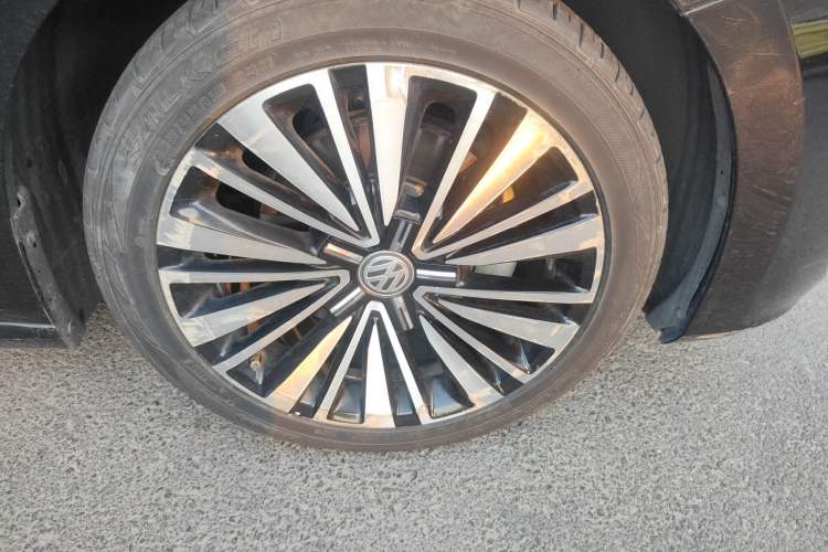 Used Volkswagen Passat 2019 330TSI Luxury Edition China VI Standard Right Front Wheel Hub