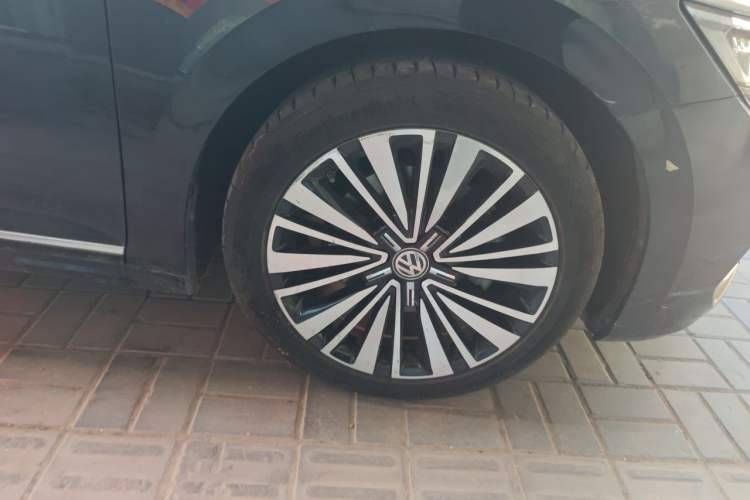 Used Volkswagen Passat 2019 330TSI Luxury Edition China VI Standard Right Front Wheel Hub