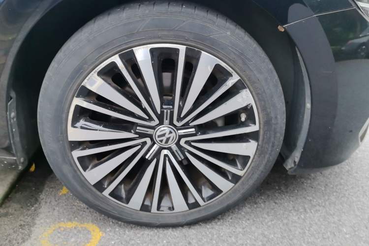 Used Volkswagen Passat 2019 330TSI Elite Edition China VI Right Front Wheel Hub