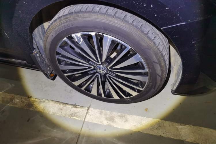 Used Volkswagen Passat 2019 330TSI Luxury Edition China VI Standard Right Front Wheel Hub