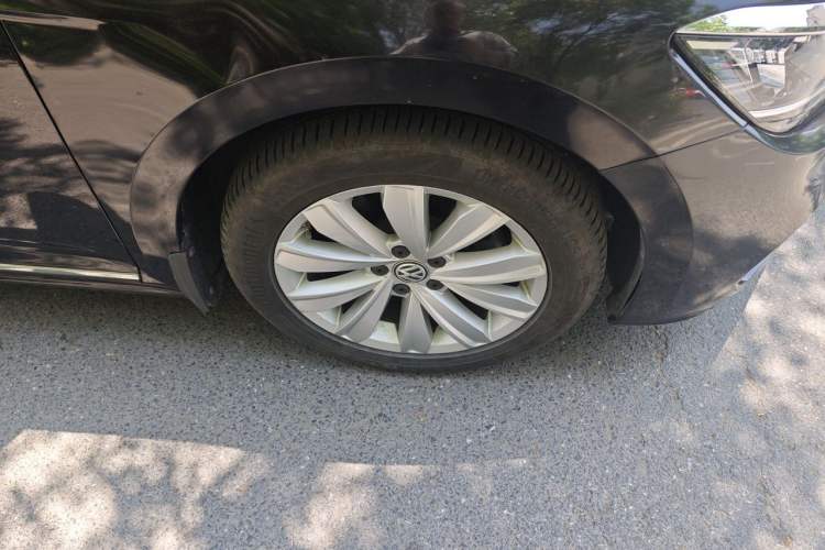 Used Volkswagen Passat 2019 330TSI Elite Edition China VI Right Front Wheel Hub