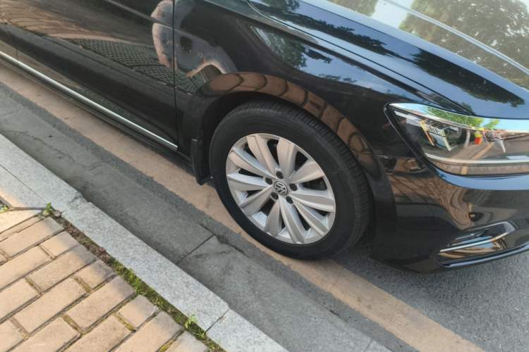 Used Volkswagen Passat 2019 330TSI Elite Edition China V Standard Right Front Wheel Hub