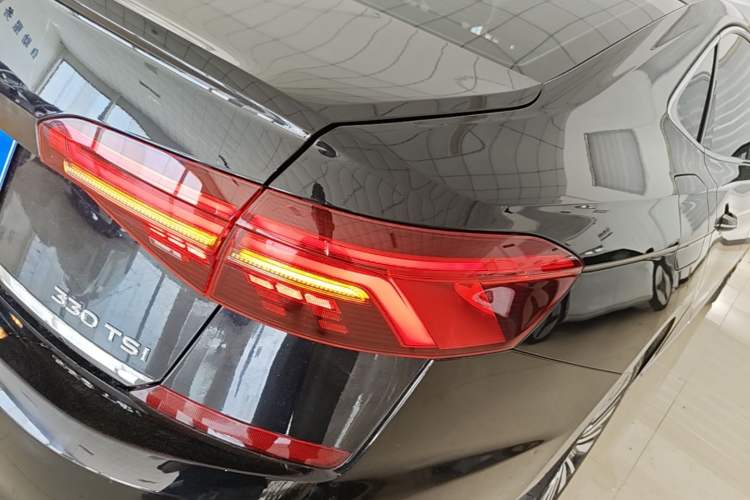 Used Volkswagen Passat 2019 330TSI Luxury Edition China VI Standard Right Rear Taillight