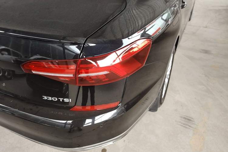 Used Volkswagen Passat 2019 330TSI Elite Edition China VI Right Rear Taillight