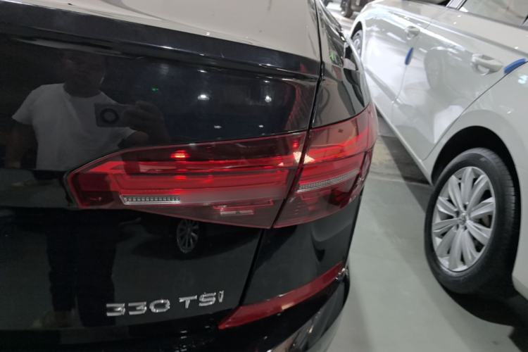 Used Volkswagen Passat 2019 330TSI Elite Edition China VI Right Rear Taillight