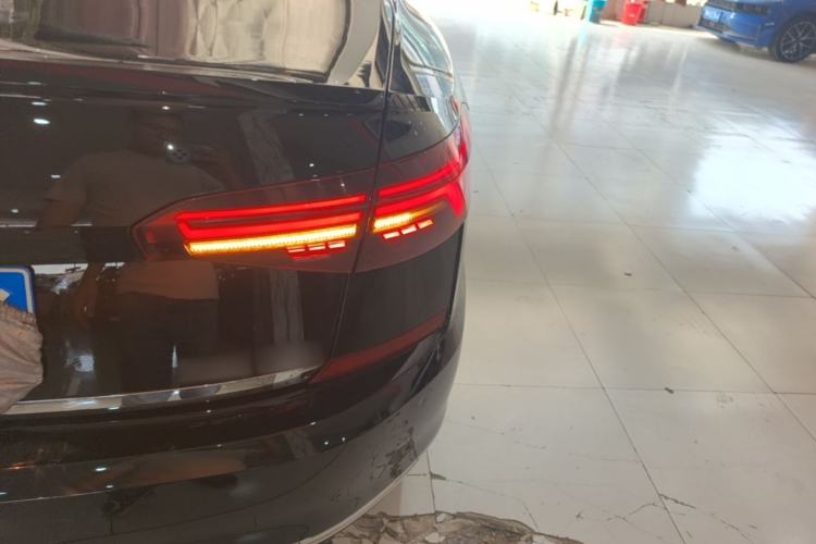 Used Volkswagen Passat 2019 330TSI Luxury Edition China V Standard Right Rear Taillight
