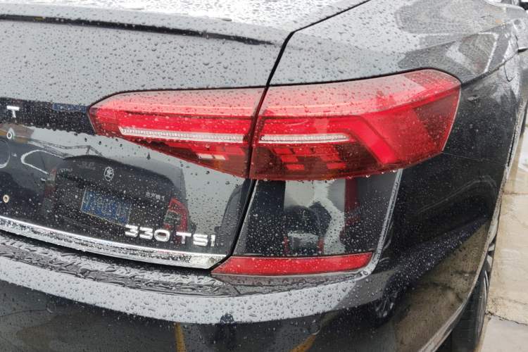 Used Volkswagen Passat 2019 330TSI Luxury Edition China V Standard Right Rear Taillight