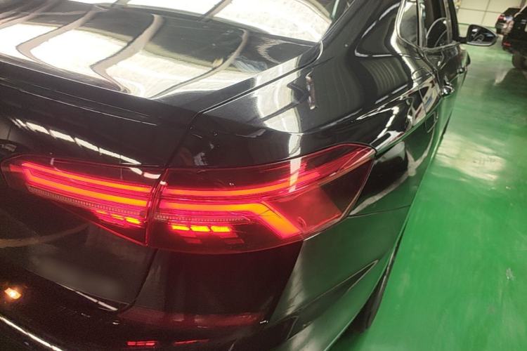 Used Volkswagen Passat 2019 330TSI Elite Edition China VI Right Rear Taillight