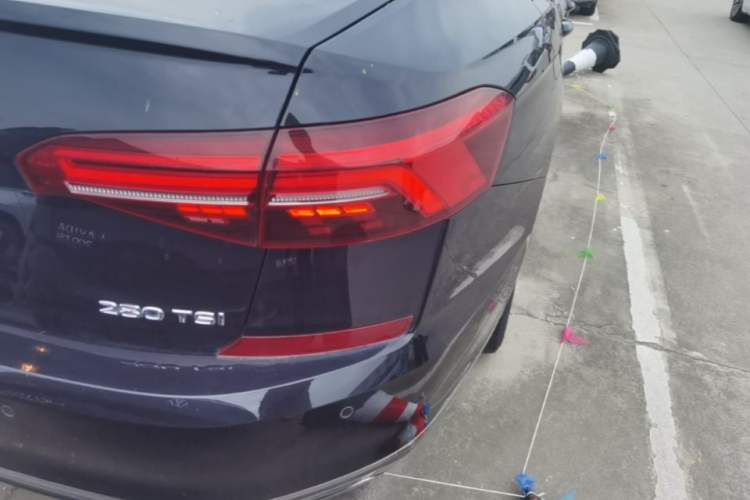 Used Volkswagen Passat 2019 280TSI Business Edition China VI Right Rear Taillight