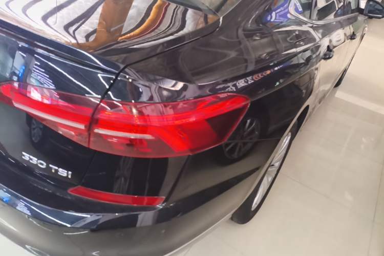 Used Volkswagen Passat 2019 330TSI Elite Edition China VI Right Rear Taillight