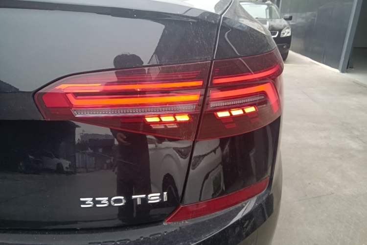 Used Volkswagen Passat 2019 330TSI Elite Edition China V Standard Right Rear Taillight