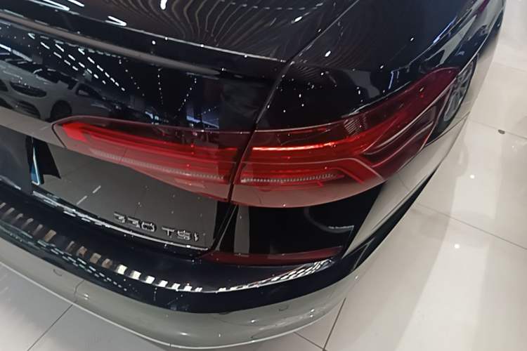Used Volkswagen Passat 2019 330TSI Luxury Edition China V Standard Right Rear Taillight