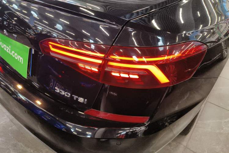 Used Volkswagen Passat 2019 330TSI Elite Edition China VI Right Rear Taillight